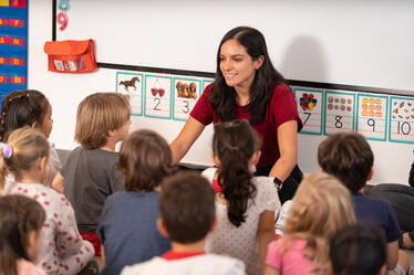 Excelencia académica | Colegio Menor Samborondón - Visual Time Line Tabs