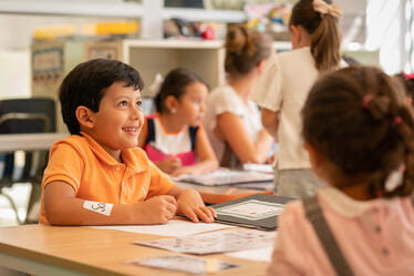 Excelencia académica | Colegio Menor Samborondón - Visual Time Line Tabs