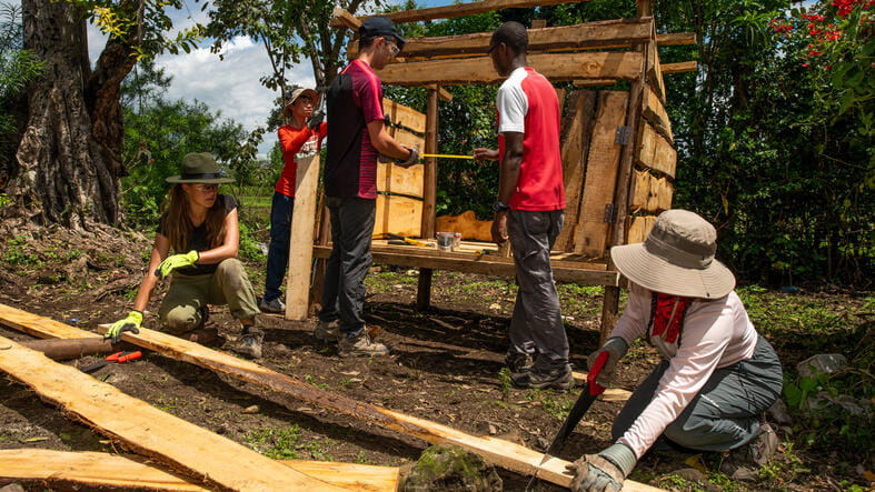 Parent Essentials | Colegio Menor Samborondón - 03 Feature Cards