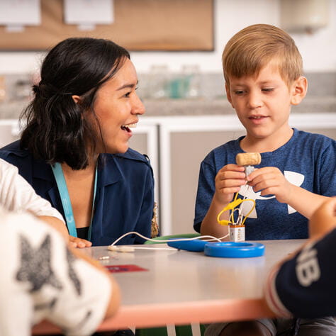 Excelencia académica | Colegio Menor Samborondón - Small Text And Image